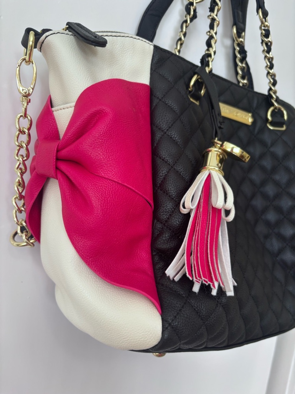 Betsey Johnson|Black/Hot Pink/Ivory Quilted Large Dome Bow Shoulder Bag w/Tassel